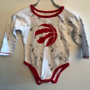 NBA Raptors baby onesie 6-9M